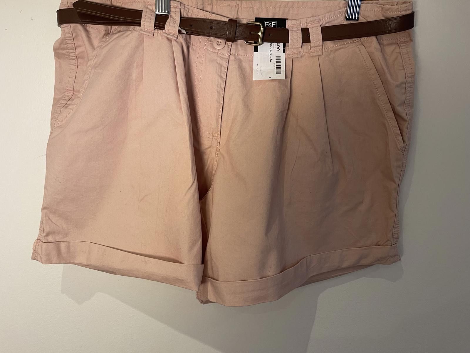 Sci-Fi Fantasy F&F salmon turnup shorts Size 36" / US 14 / IT 50 - 1 Thumbnail