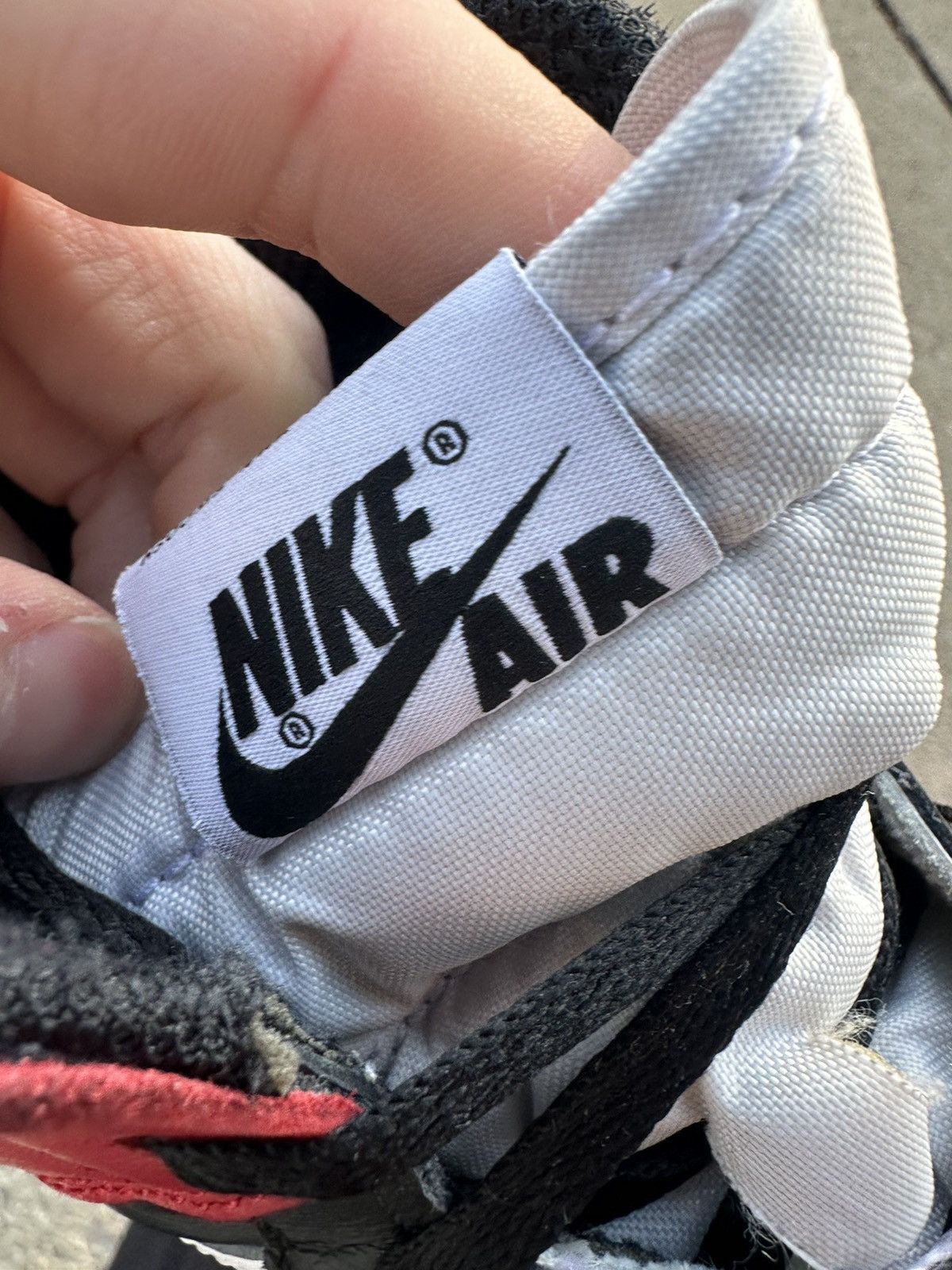 Jordan Brand Air Jordan 1 Retro High OG Black Toe size 10.5 Size US 10.5 / EU 43-44 - 8 Thumbnail