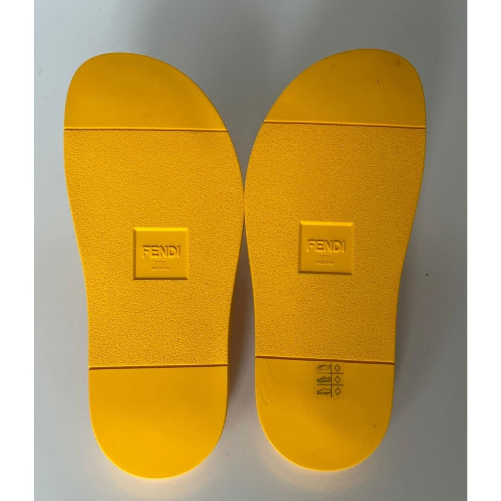 Fendi Fendi Men's FF Rubber Sandals Yellow 11 US/10 UK 7X1522 Size US 10 / EU 43 - 7 Thumbnail