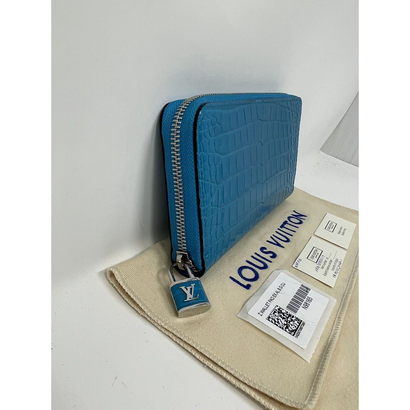 Louis Vuitton Alligator Zippy WalletLock Zipper Pull NEW Retail 7k N98165 Size ONE SIZE - 4 Thumbnail