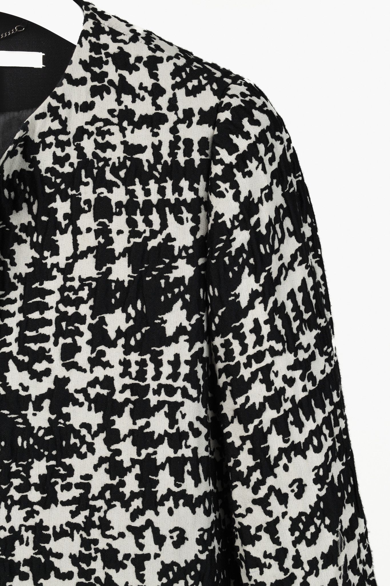 DOROTHEE SCHUMACHER Schumacher AW/13 Off-White & Black Jacquard Collarless Coat Size M / US 6-8 / IT 42-44 - 5 Thumbnail
