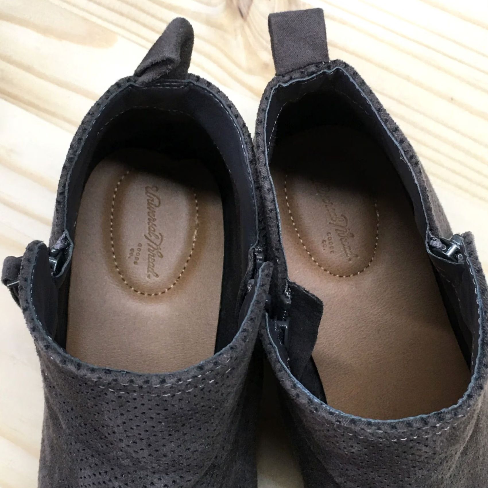Vintage Universal Thread Boots Womens 11 Ankle Booties Brown Suede Side Zip Block Heel Casual Modern Shoes Size US 11 / IT 41 - 6 Thumbnail