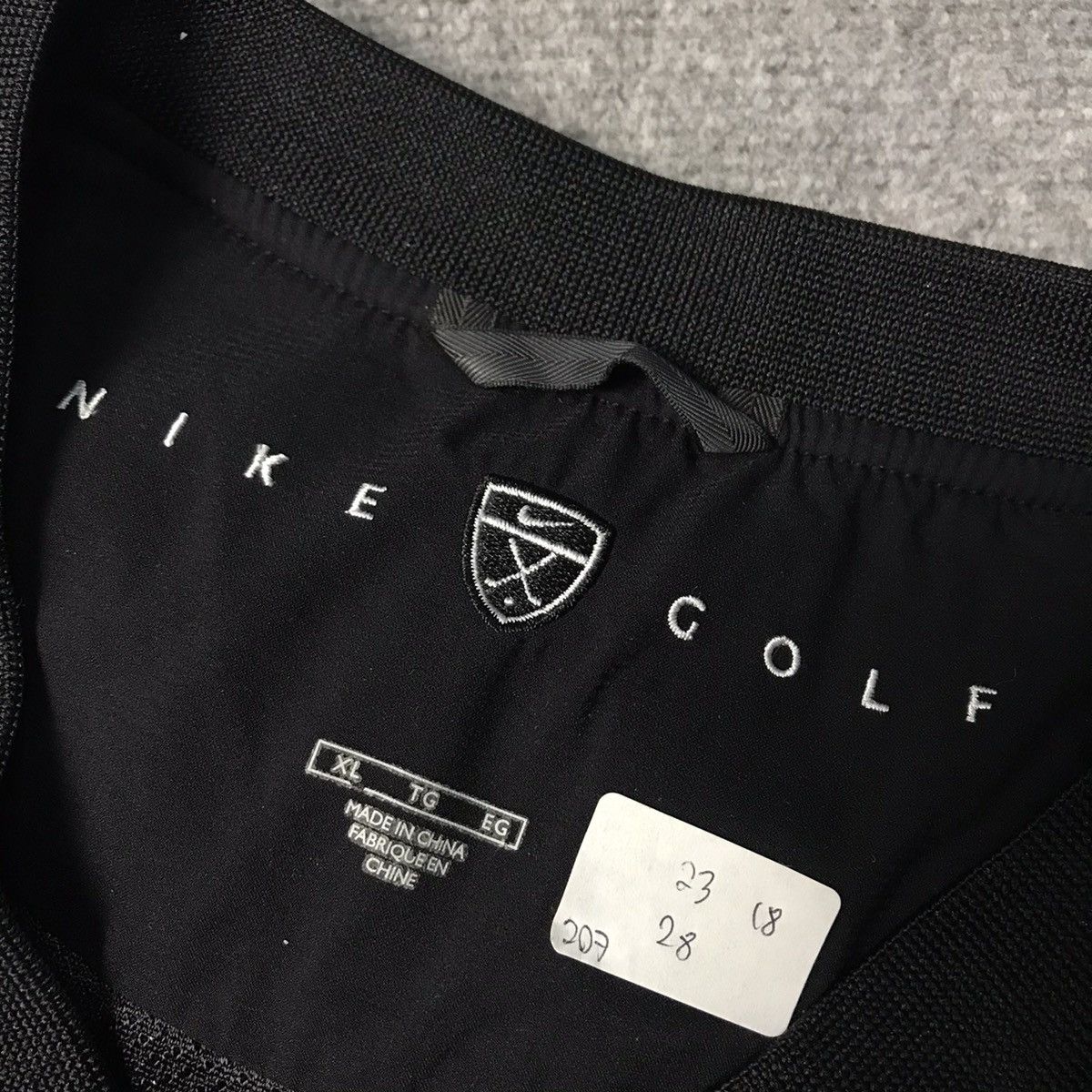 Nike 🔥Nike golf nylon vest Tshirt Size US XL / EU 56 / 4 - 10 Thumbnail