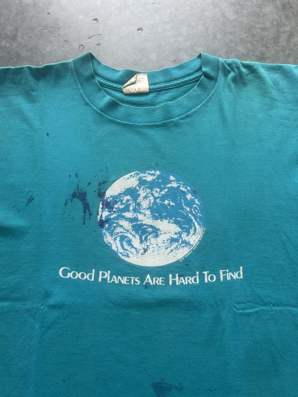 Vintage Vintage 80s Good Planets Are Hard To Find Graphic Tee Size US M / EU 48-50 / 2 - 1 Thumbnail
