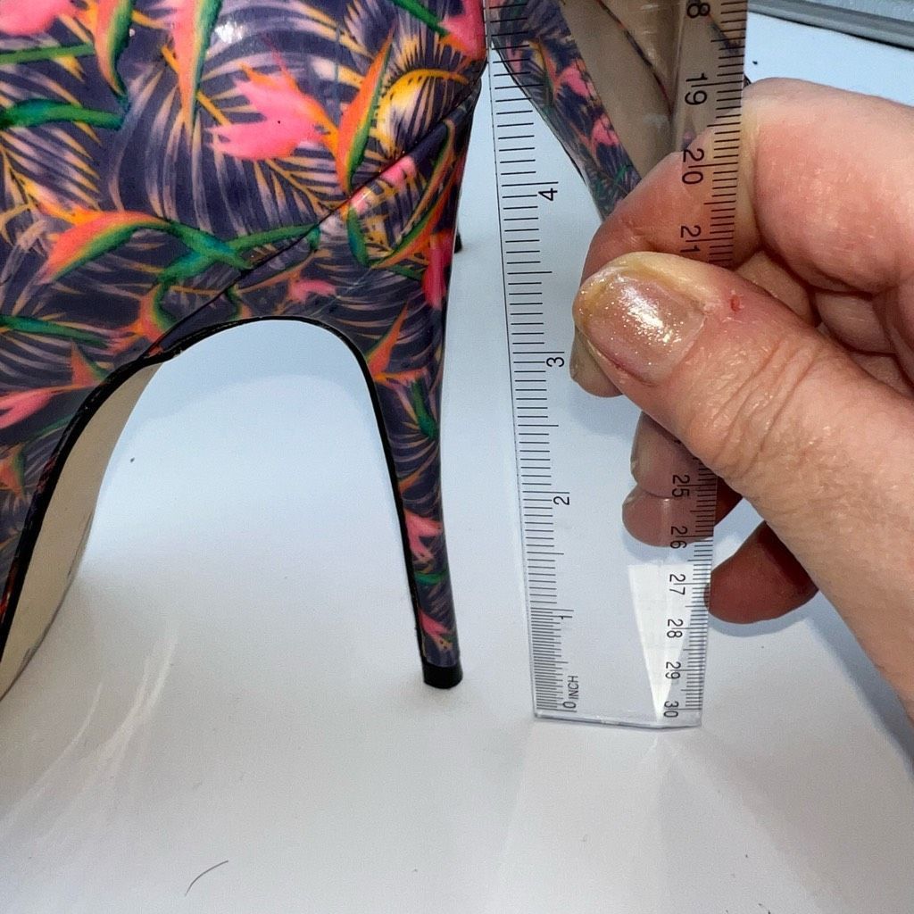 Nicole Miller Nicole Miller Artelier Pump Size US 11 / IT 41 - 11 Thumbnail