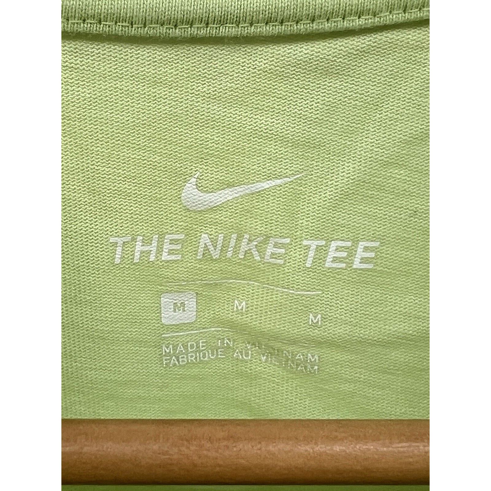 Nike Nike World Tour Liquid Lime T-Shirt DA0937-383 Size Medium Size US M / EU 48-50 / 2 - 3 Thumbnail