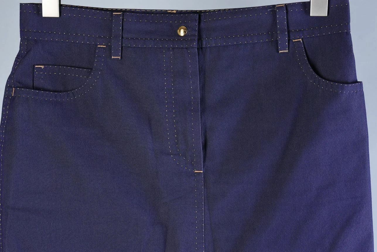 Louis Vuitton Women's Louis Vuitton Navy Silk Blend Pencil Skirt Size L Size 30" / US 8 / IT 44 - 2 Thumbnail