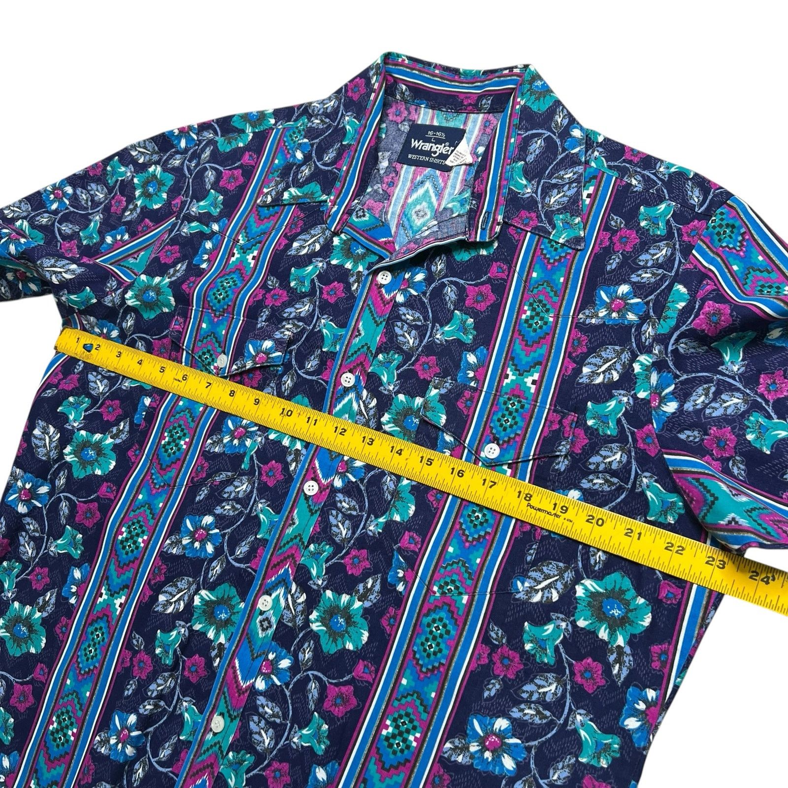 Wrangler Vintage Wrangler Western Shirt Floral Aztec Stripe size L Size US L / EU 52-54 / 3 - 6 Thumbnail