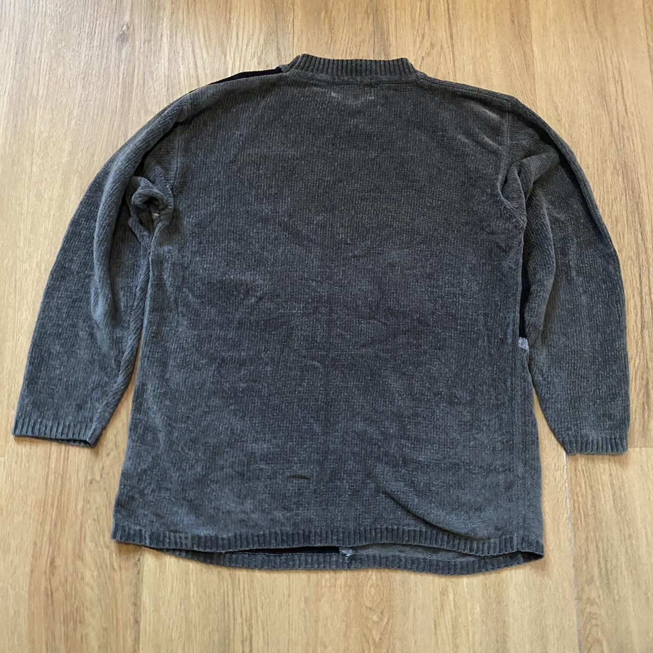 Other Grey and black vintage floral embroidered sweater Size US L / EU 52-54 / 3 - 2 Thumbnail