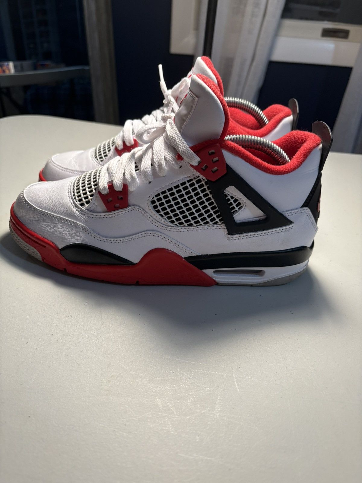 Jordan Brand Jordan 1 Fire Red Size US 7 / EU 40 - 1 Thumbnail