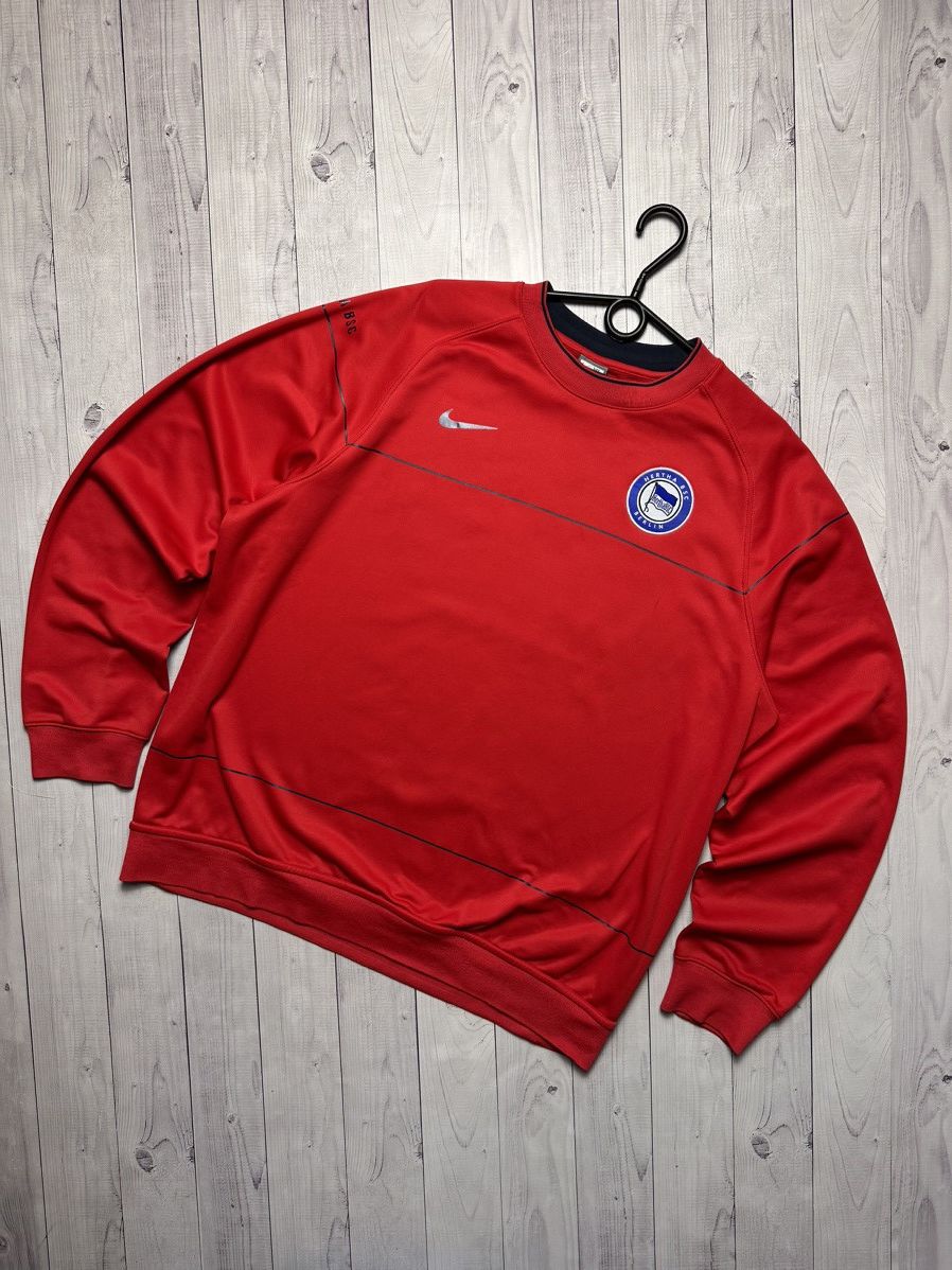 Vintage Vintage Nike red Soccer sweatshirt Herta rare size XL Size US XL / EU 56 / 4 - 1 Thumbnail