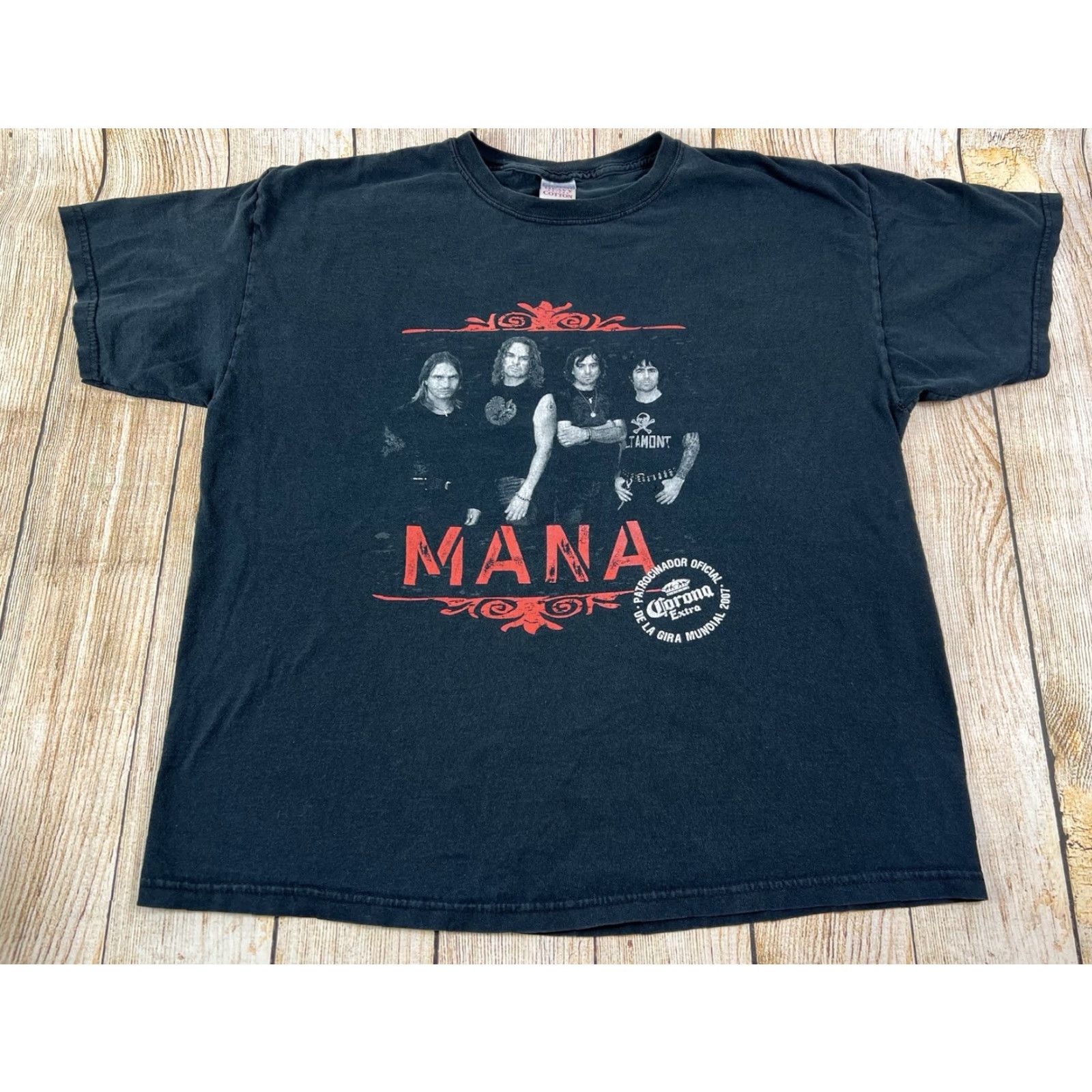 Gildan Mana Amar Es Combatir 2007 Corona Tour Band Black T Shirt XL Mens Graphic Print Short Sleeve Gildan Regular Size Black Band Tour 2007 Mens Size US XL / EU 56 / 4 - 2 Thumbnail