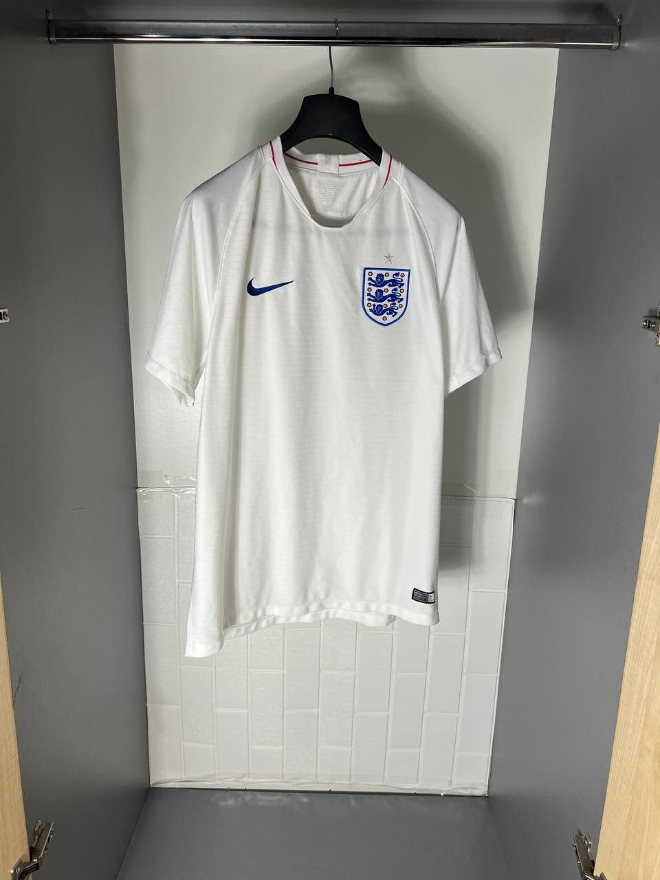 Nike VINTAGE NIKE ENGLAND SOCCER JERSEY RETRO MANCHESTER Y2K 90s Size US L / EU 52-54 / 3 - 2 Thumbnail