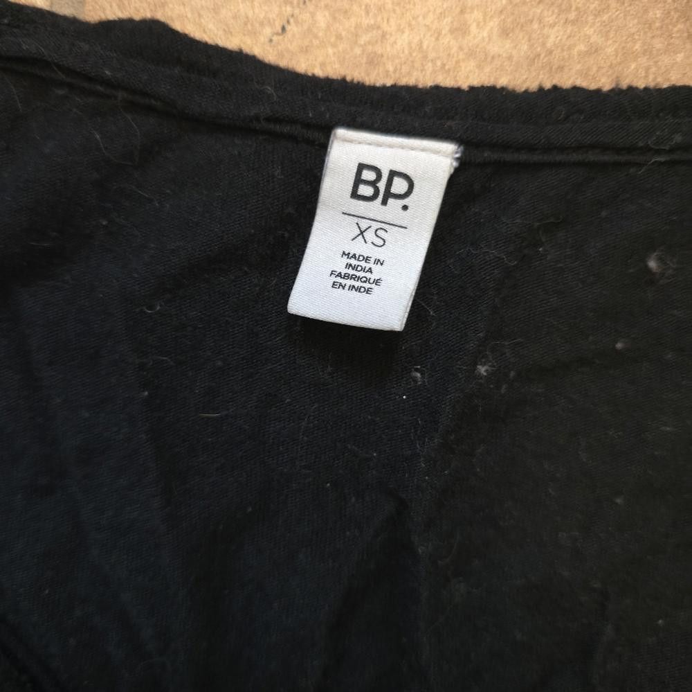 BP. Black Classic BP Vneck Short Sleeve Size XS / US 0-2 / IT 36-38 - 3 Thumbnail