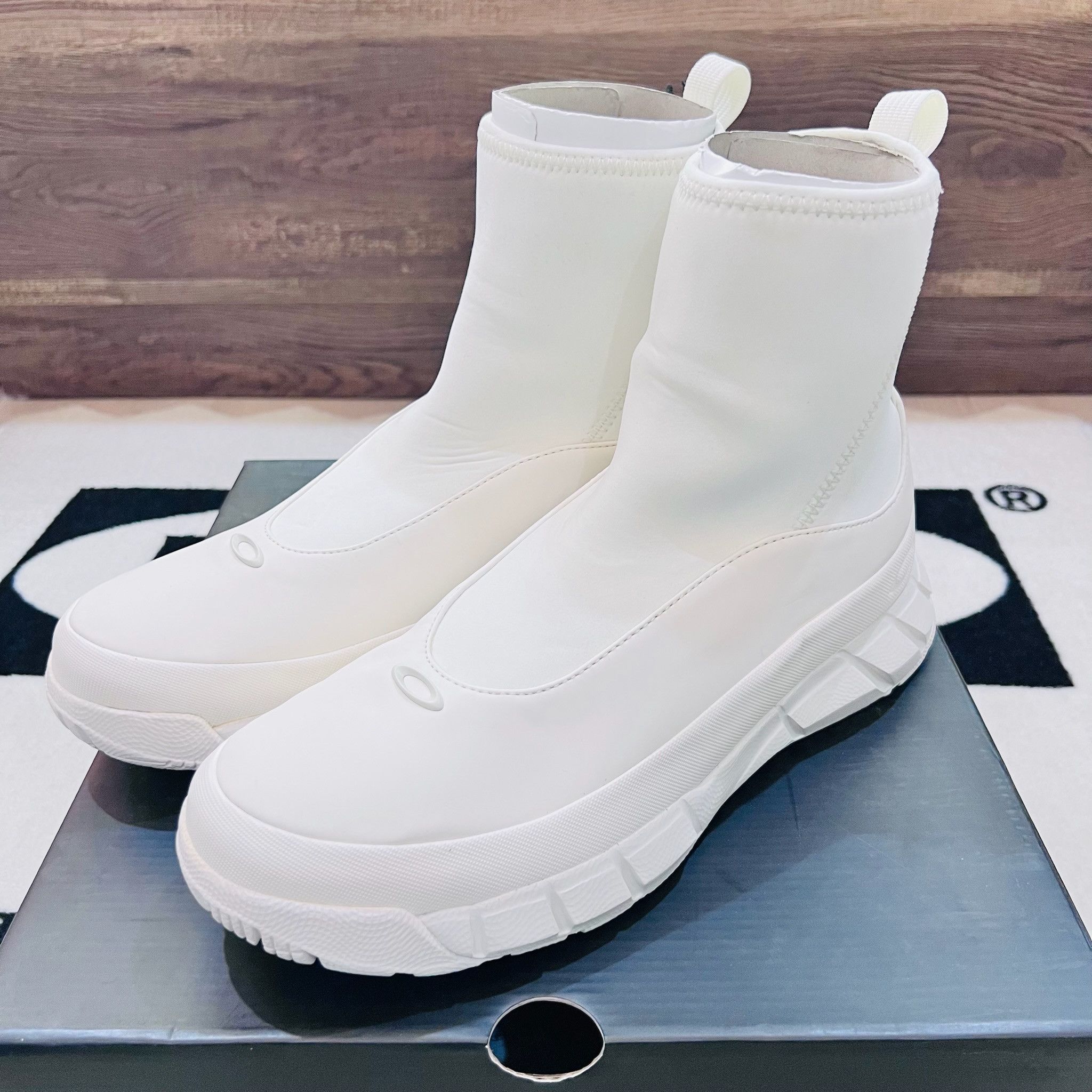 Oakley Coyote Laceless Boots White