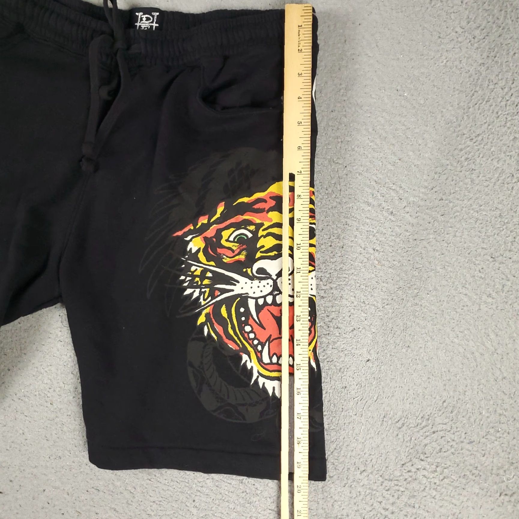 Ed Hardy VINTAGE Ed Hardy Mens Shorts Size Medium Black Graphic Cotton Drawstring Sweat Casual Size US 31 - 6 Thumbnail