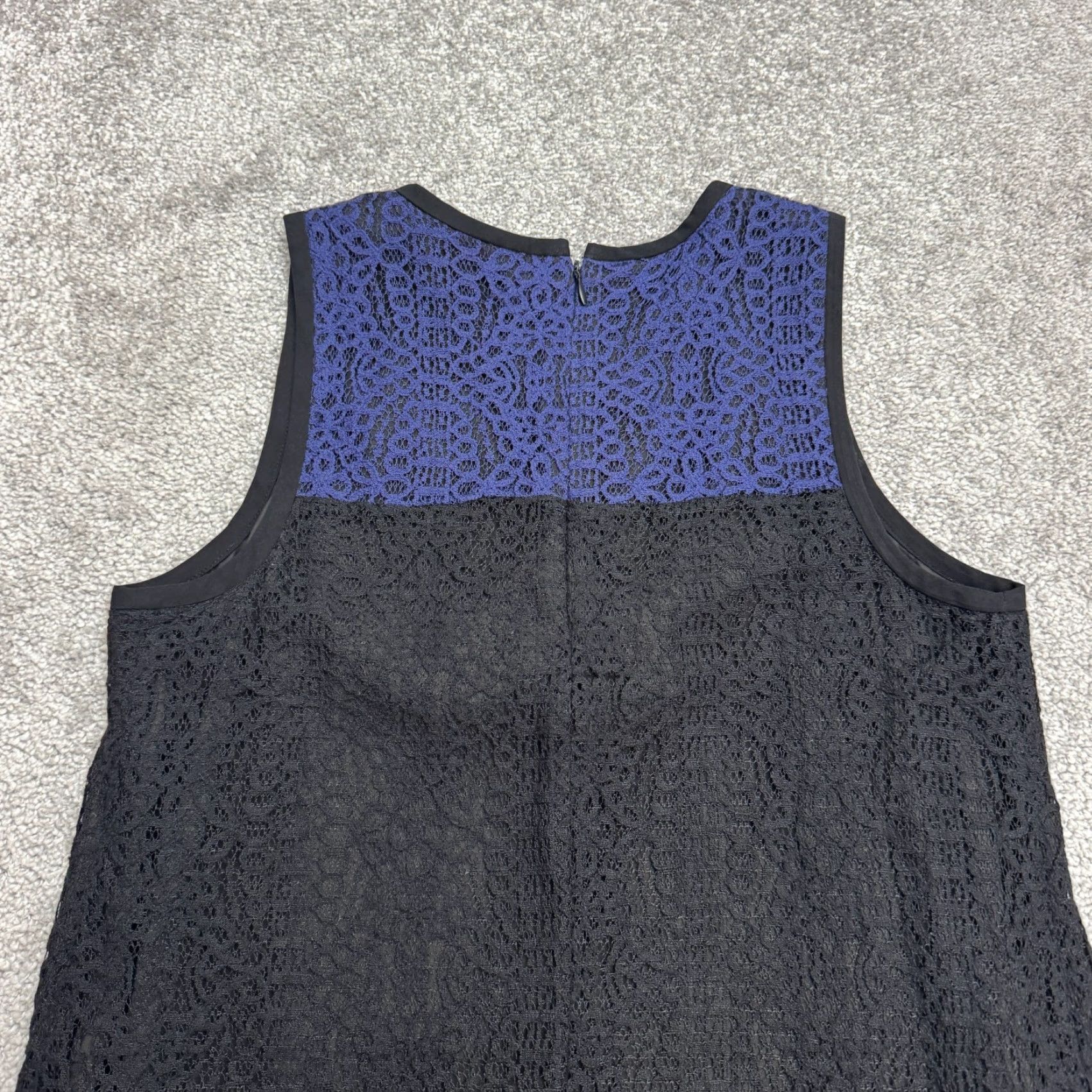 Armani Exchange A|X Armani Exchange Colorblock Lace Shift Dress Womens Small Blue Black V-Neck Size S / US 4 / IT 40 - 3 Thumbnail