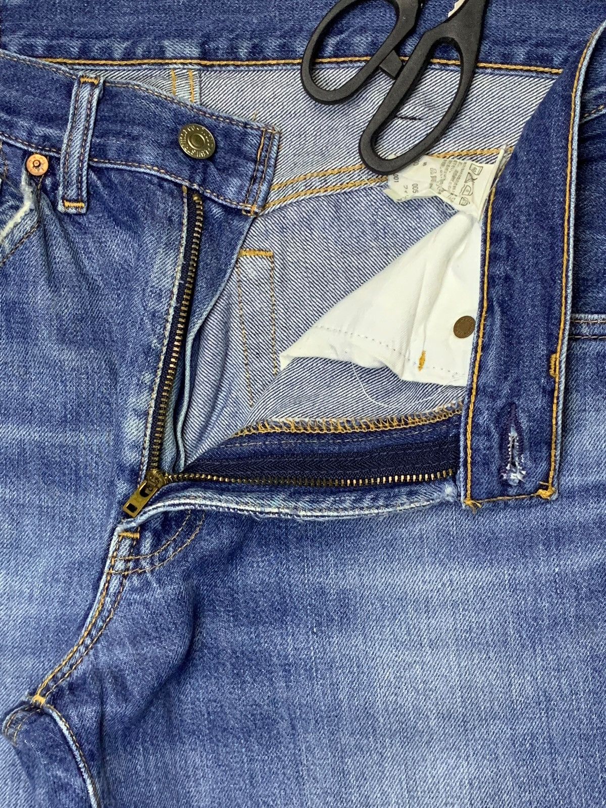 Levi's Vintage 90s Levis 517 Faded Wash Distressed Flare Jeans Size US 31 - 9 Thumbnail