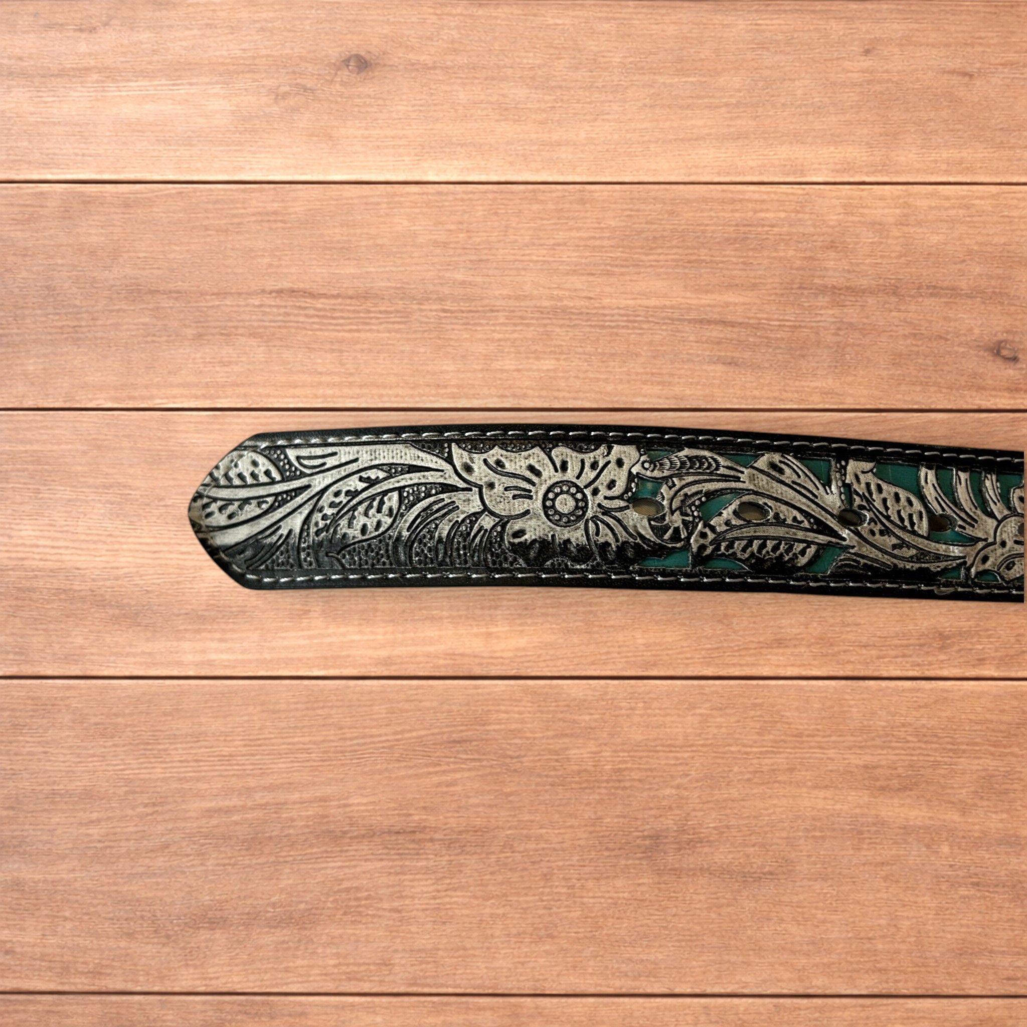 Japanese Brand Vintage style boho floral design belt with silver buckle. Size ONE SIZE - 4 Thumbnail