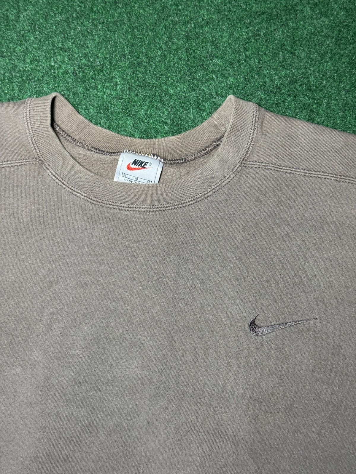 Nike Vintage 90s Nike Brown Embroidered Swoosh Sweatshirt Size US XL / EU 56 / 4 - 2 Thumbnail