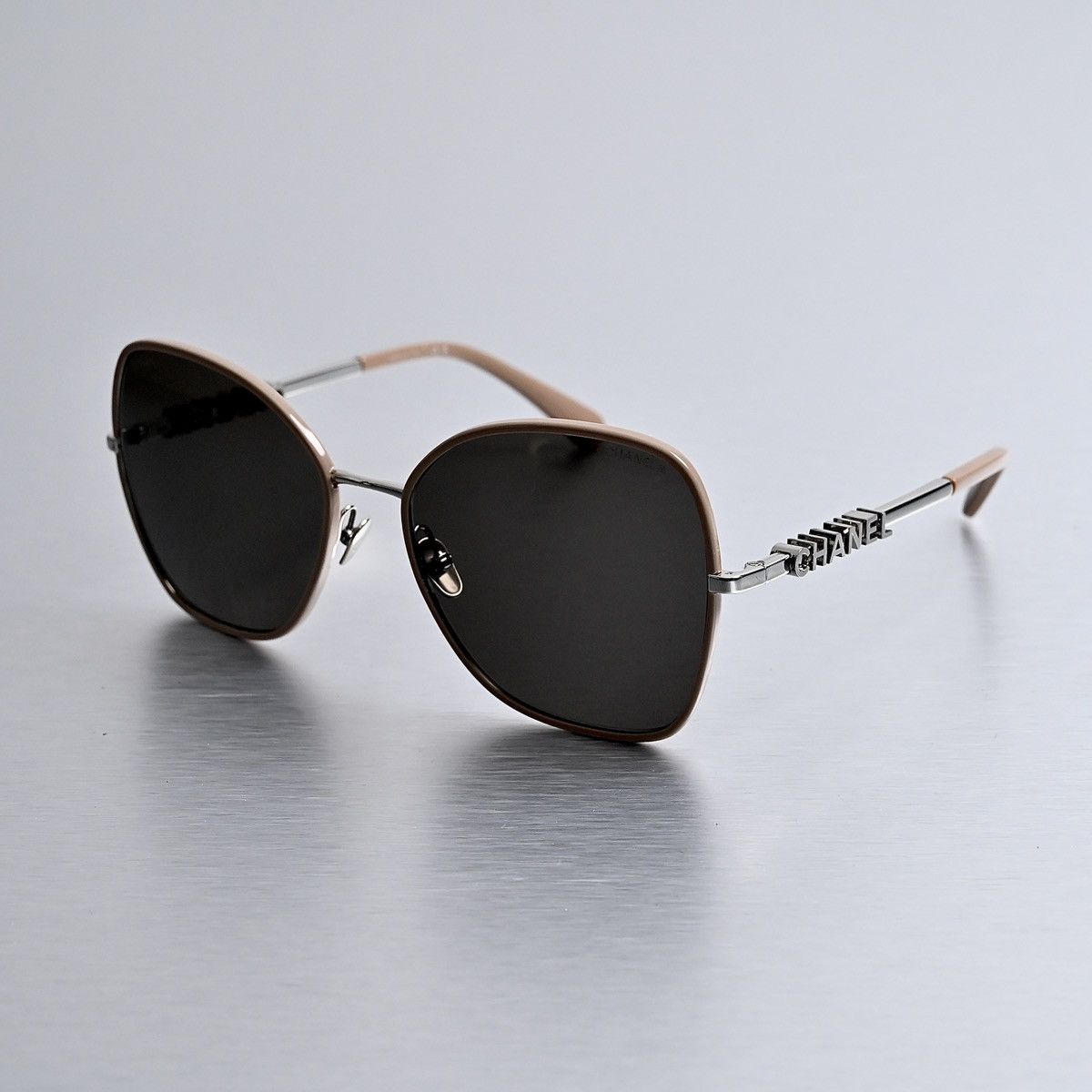 Chanel CHANEL 0CH4283 SUNGLASSES Size ONE SIZE - 1 Thumbnail