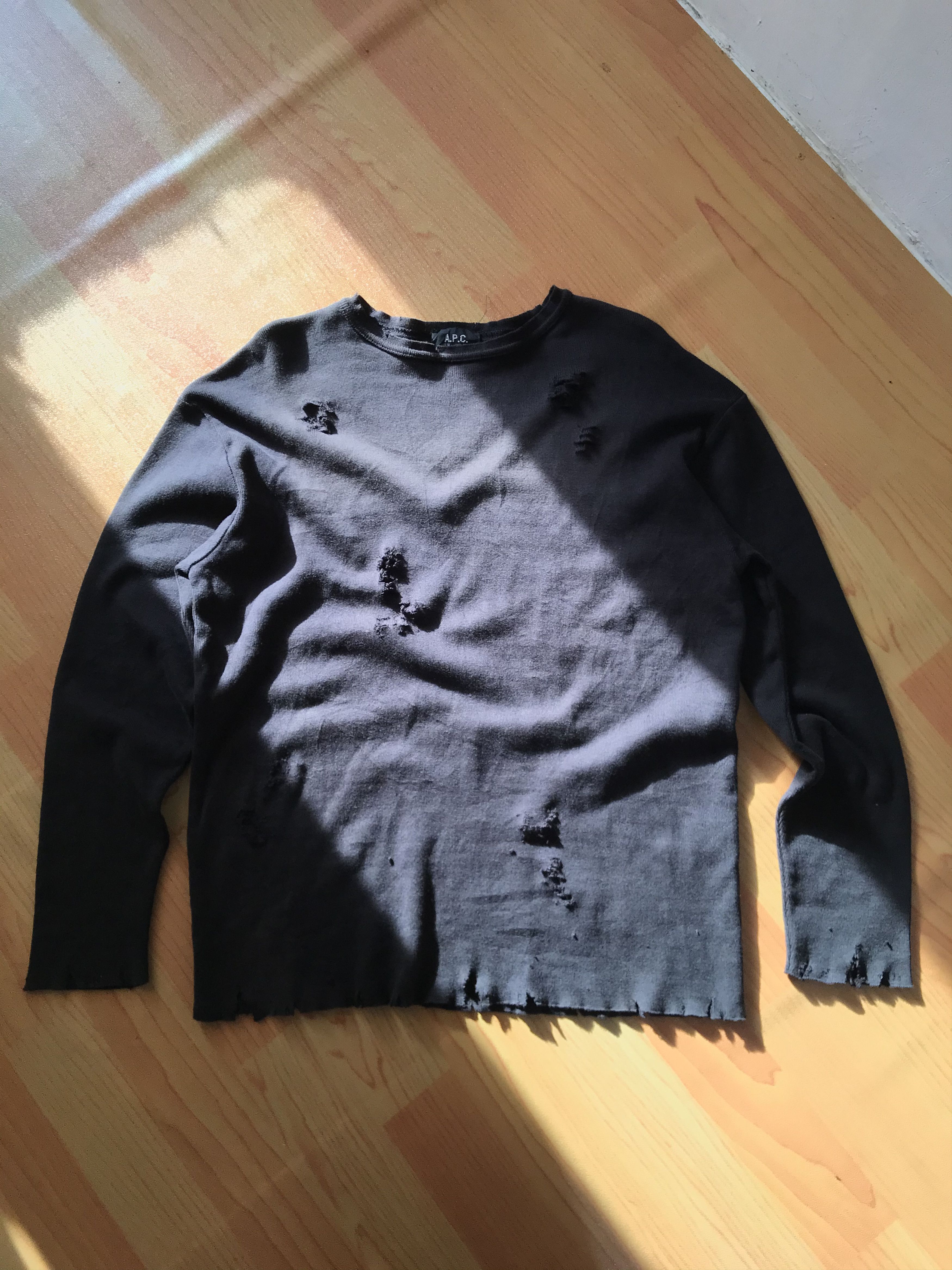 A.P.C. A.P.C destroyed cut out knit sweatshirts cdg style Size US S / EU 44-46 / 1 - 1 Thumbnail