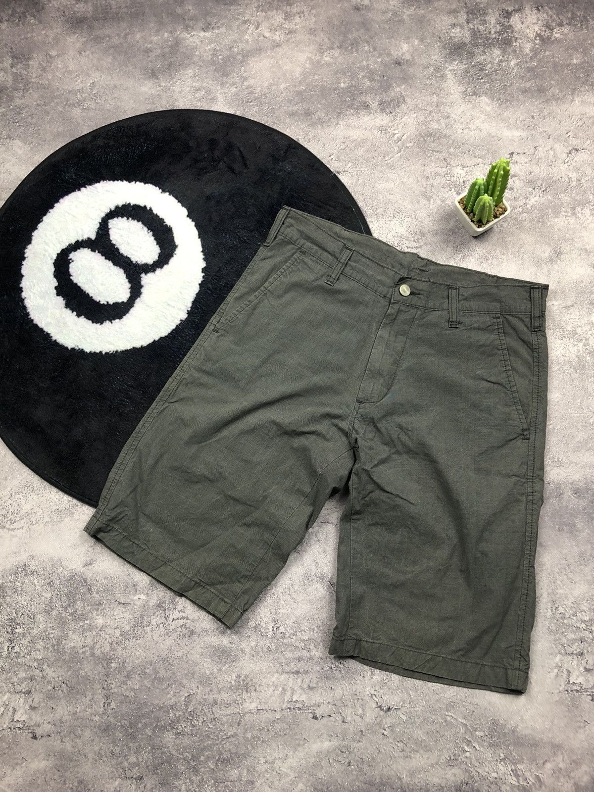 Carhartt Carhartt Vintage Mini Hype Logo Shorts Streetwear Size US 30 / EU 46 - 1 Thumbnail