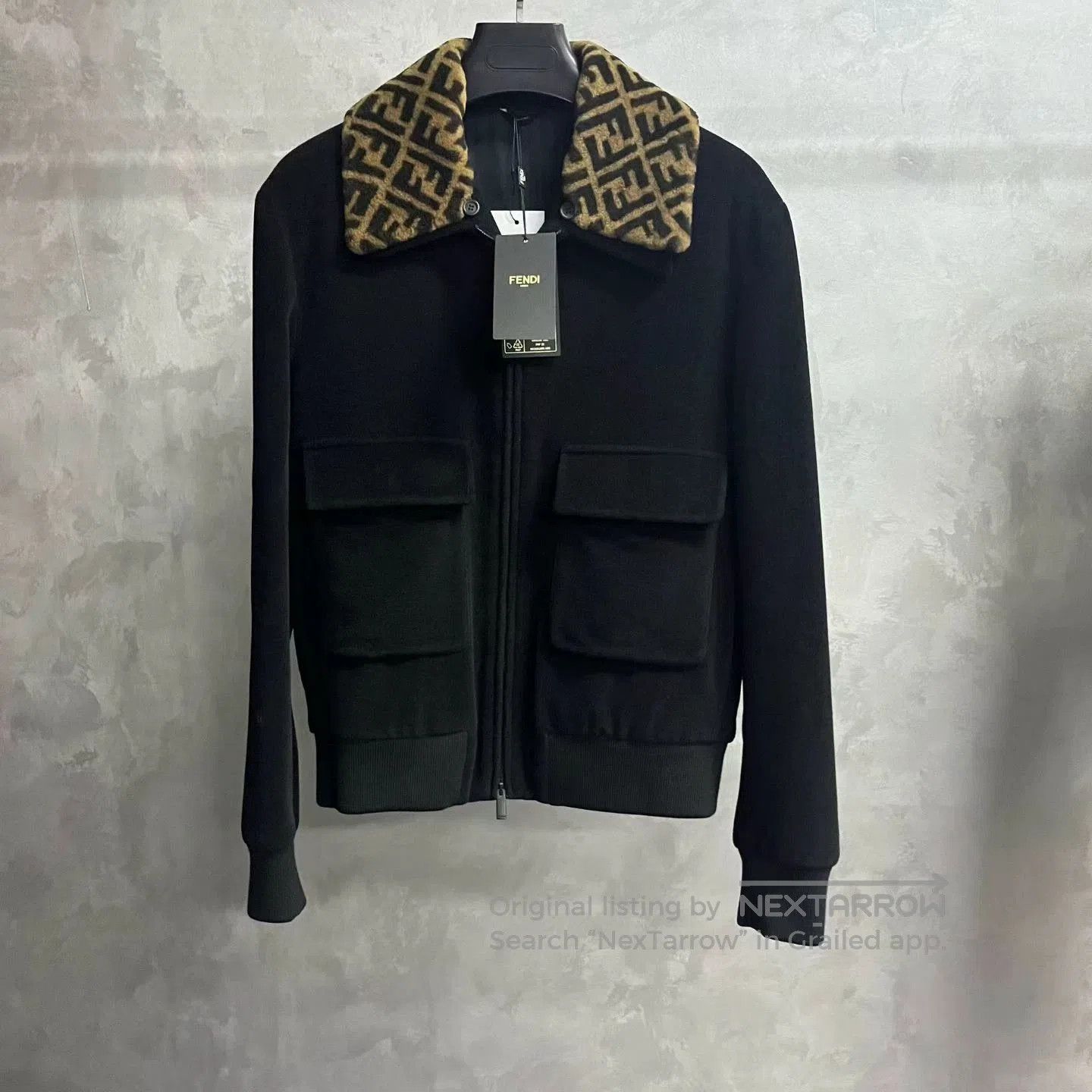 black detachable collar long sleeve jacket.
