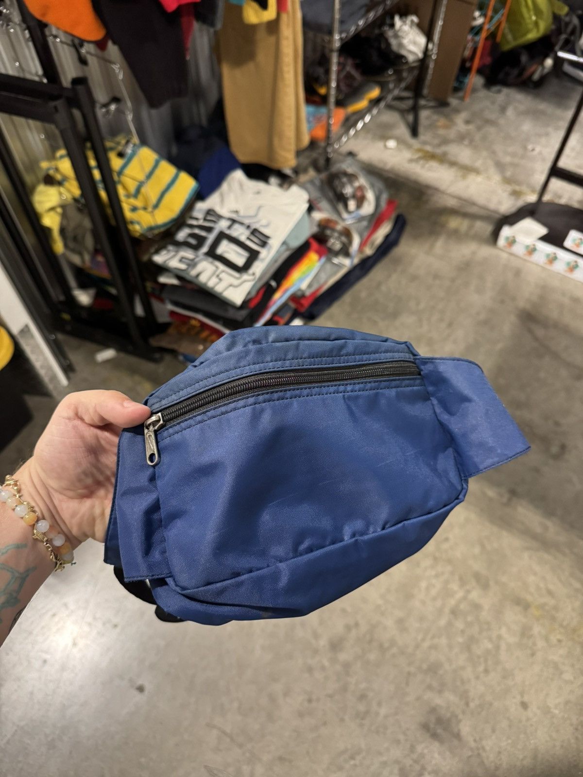 Nike 90s Vintage Nike Fanny Pack Size ONE SIZE - 4 Thumbnail