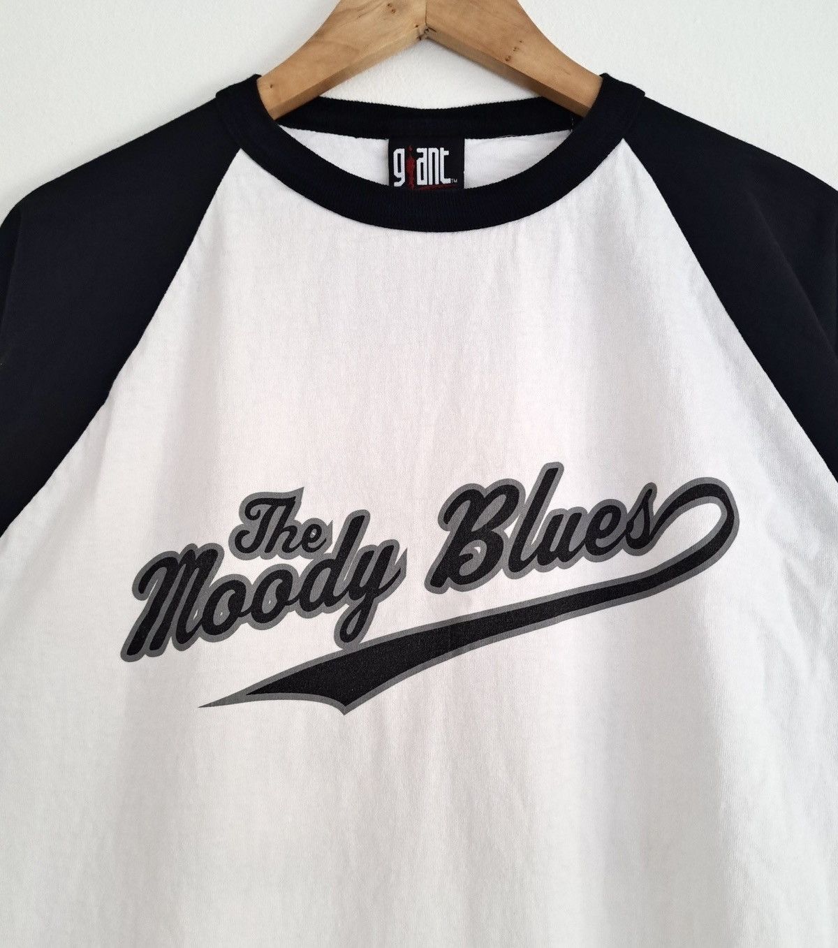 Band Tees THE MOODY BLUES x GIANT x Tour Raglan 1999 Size US XL / EU 56 / 4 - 3 Thumbnail