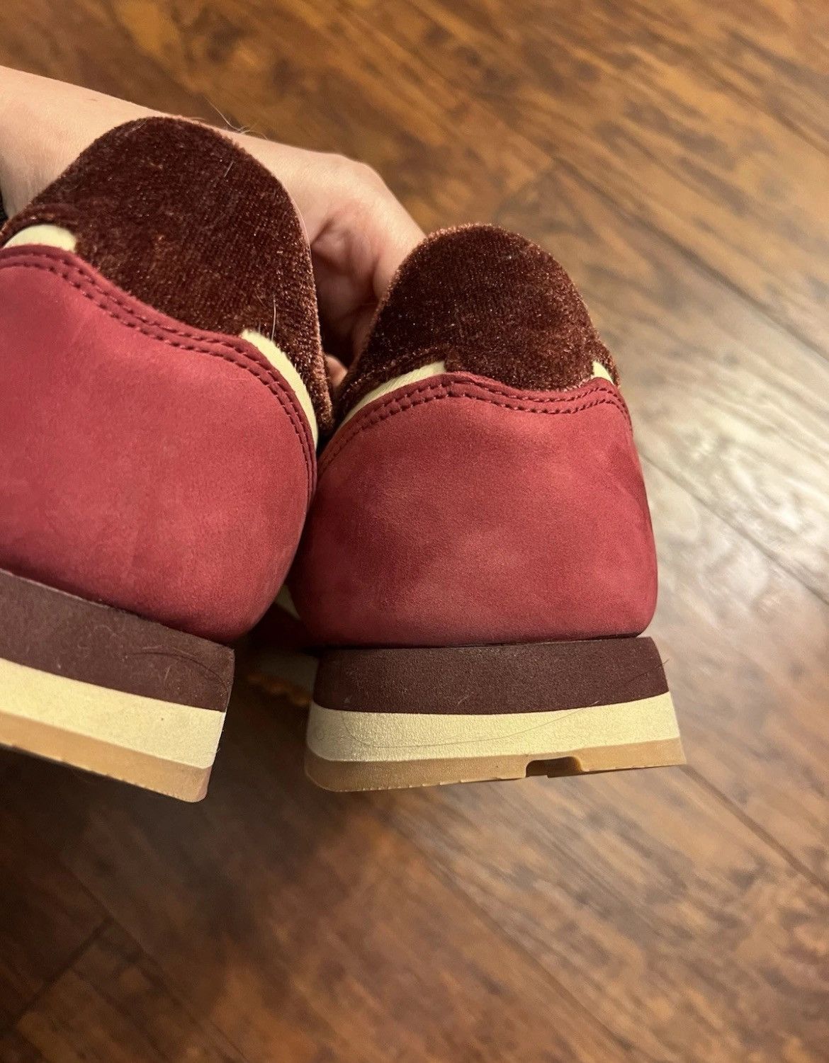Reebok Size 13 - Reebok Classic Leather Valentine's Day Size US 13 / EU 46 - 7 Thumbnail