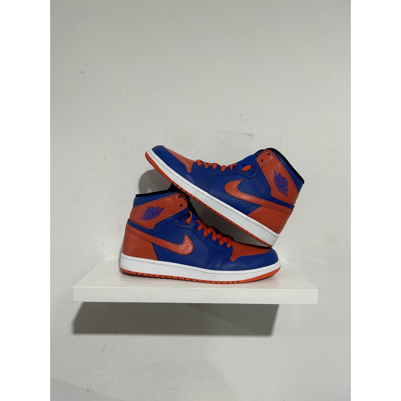 Jordan Craig JORDAN 1 HIGH KNICKS SIZE 10.5 PREOWNED Size US 10.5 / EU 43-44 - 1 Thumbnail