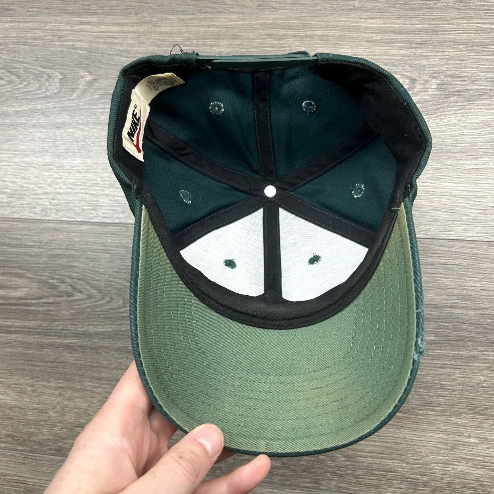 Nike VINTAGE Nike Hat Cap Mens S Green Yellow Swoosh Snap Back 90s RARE Baseball Cap Mens Adjustable Twill Cotton Front Swoosh 90s USA Women? Size ONE SIZE - 7 Thumbnail