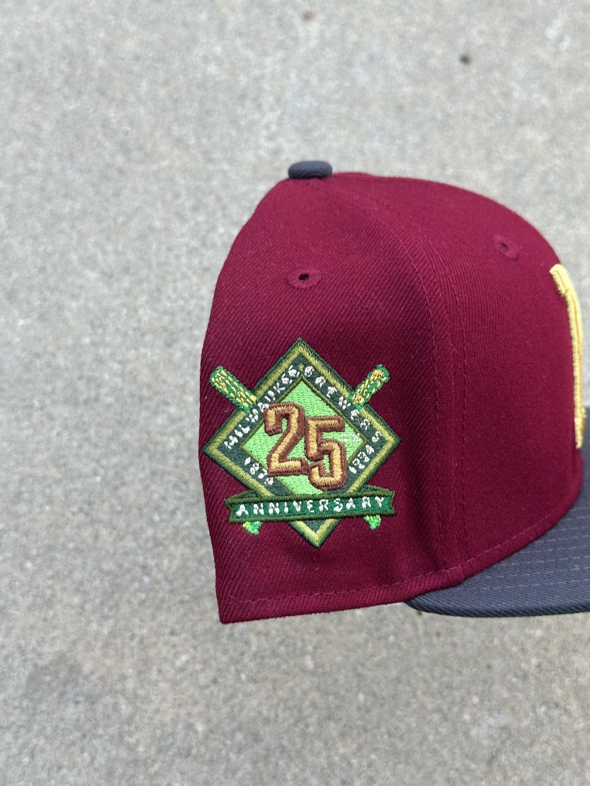 MLB × MyFitteds × New Era Milwaukee Brewers Minecraft Two Tone Fitted Hat 7 1/4 Size ONE SIZE - 2 Thumbnail