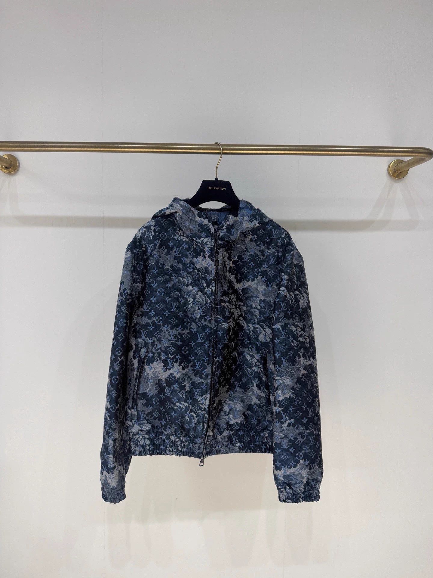 Louis Vuitton LV Blue Logo Print Coat Size 48 Size US M / EU 48-50 / 2 - 1 Thumbnail