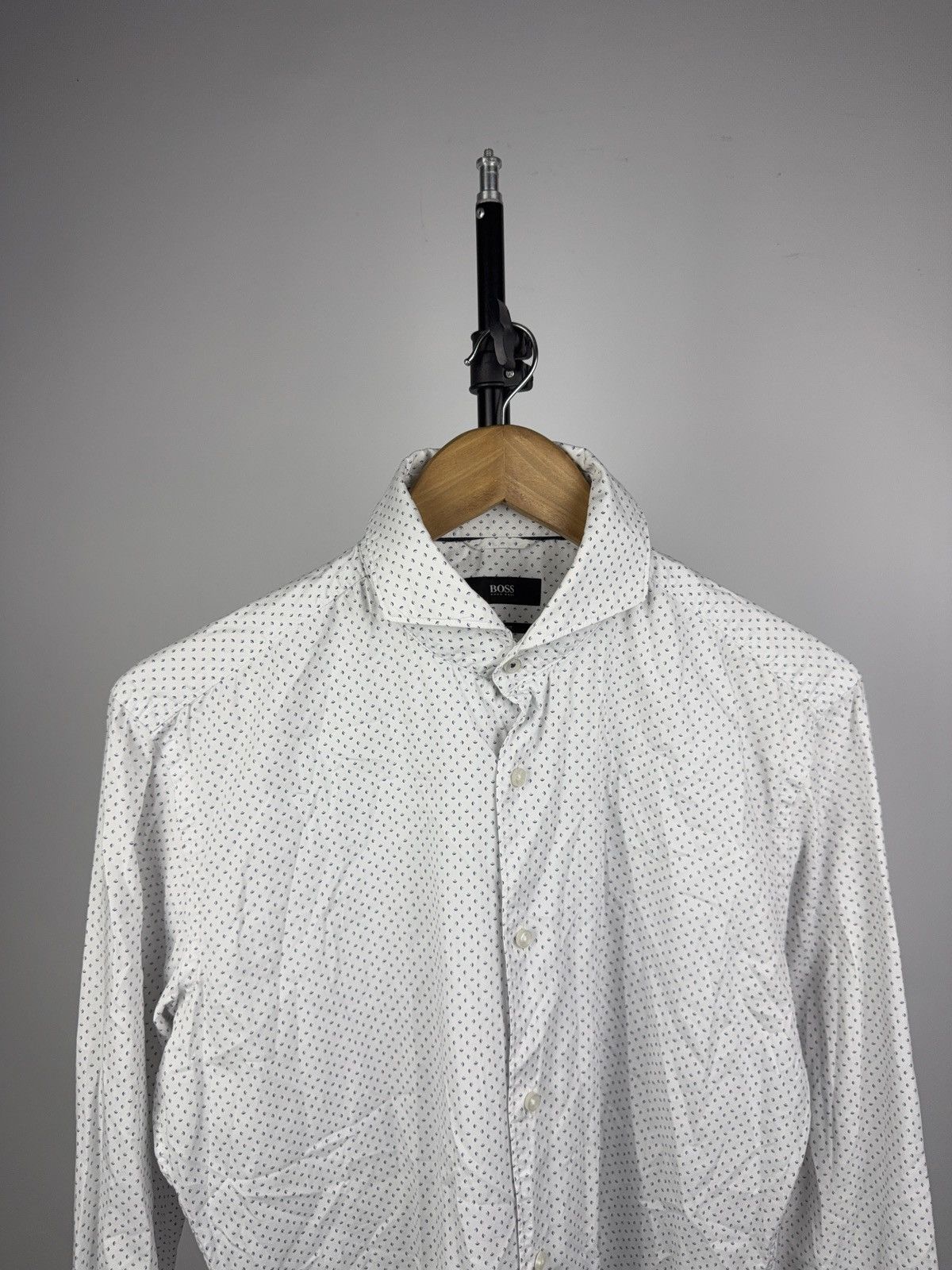 Hugo Boss Luxury HUGO BOSS Slim Fit Microdot White Dress Shirt 39 / M Size US M / EU 48-50 / 2 - 2 Thumbnail
