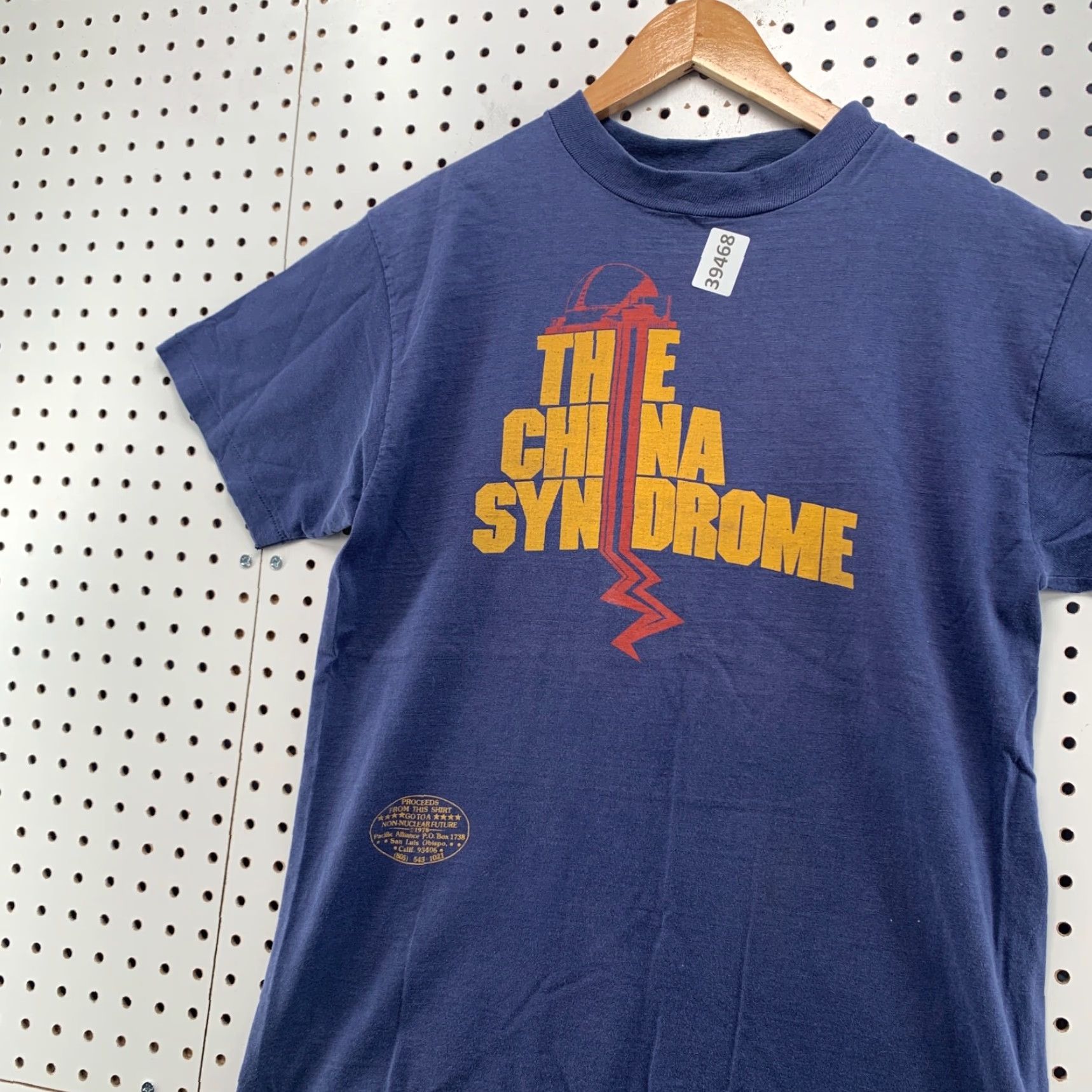 Hanes VINTAGE 70s China Syndrome Movie T-Shirt Mens Large Fits Medium Blue Graphic 70s Michael Douglas Rare 17x27 Size US L / EU 52-54 / 3 - 6 Thumbnail