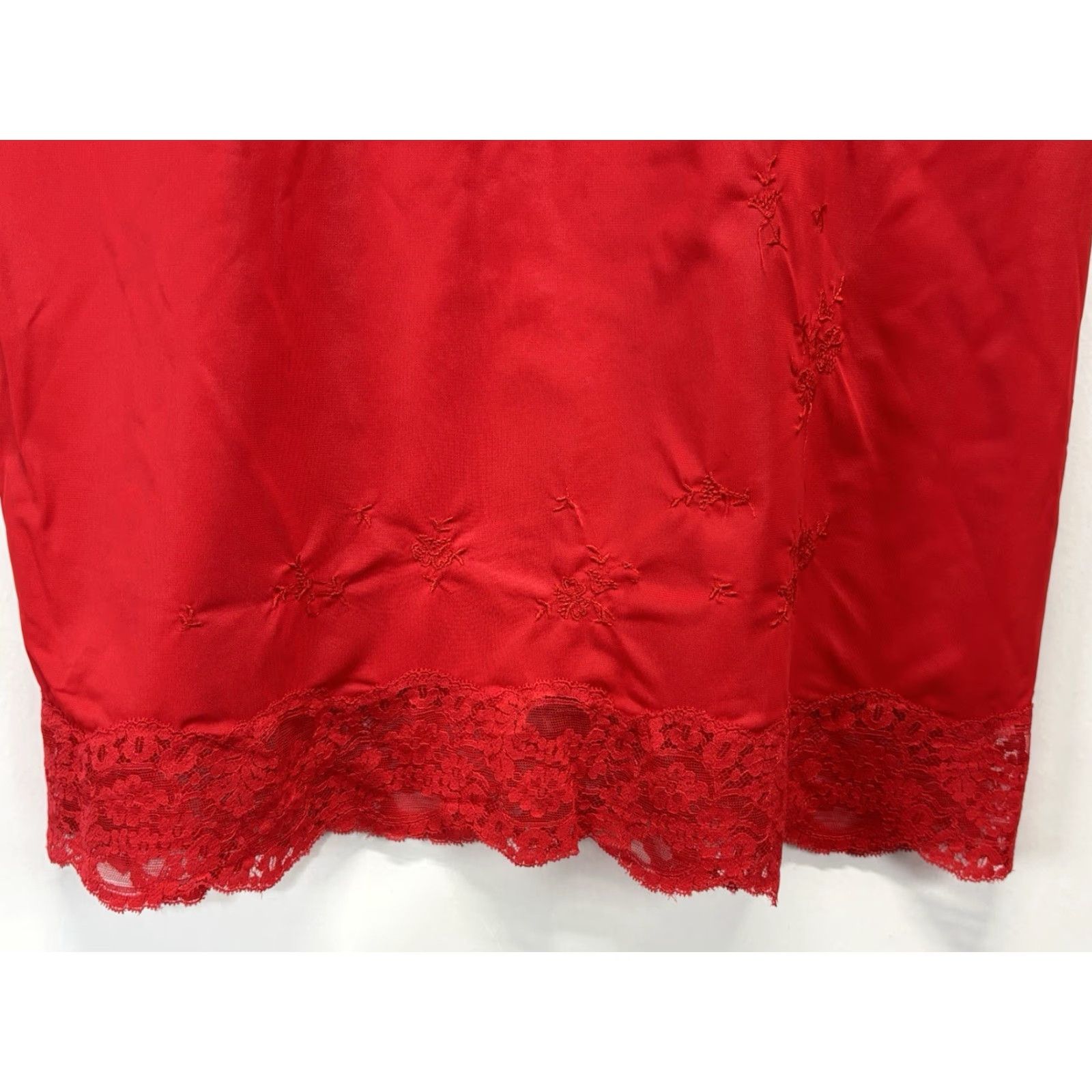 Vintage VINTAGE Vassarette Half Slip Skirt M Red Lace Trim Embroidered Flowers Nylon Y2K Size 32" / US 10 / IT 46 - 3 Thumbnail