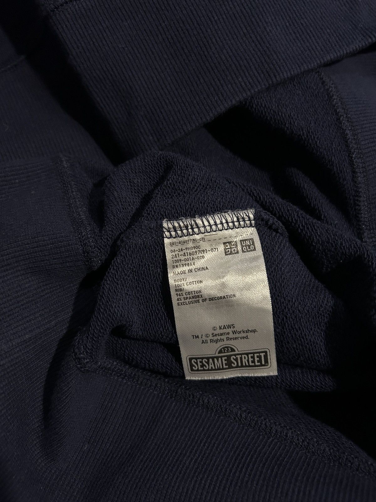Kaws × Uniqlo Uniqlo X KAWS X Sesame Street Hoodie Size XL / US 12-14 / IT 48-50 - 5 Thumbnail