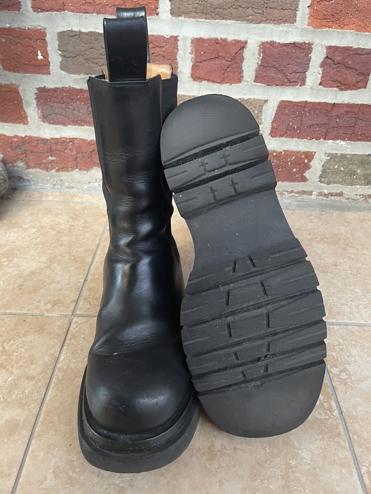 Bottega Veneta Bottega Veneta lug boots size 42 Size US 9 / EU 42 - 5 Thumbnail