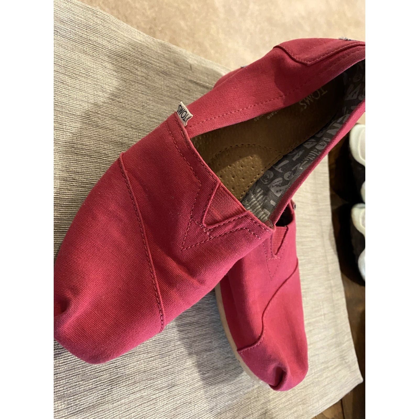 Toms 9 Womens Toms Classic Flat Pink Canvas Slip On Size US 9 / IT 39 - 3 Thumbnail