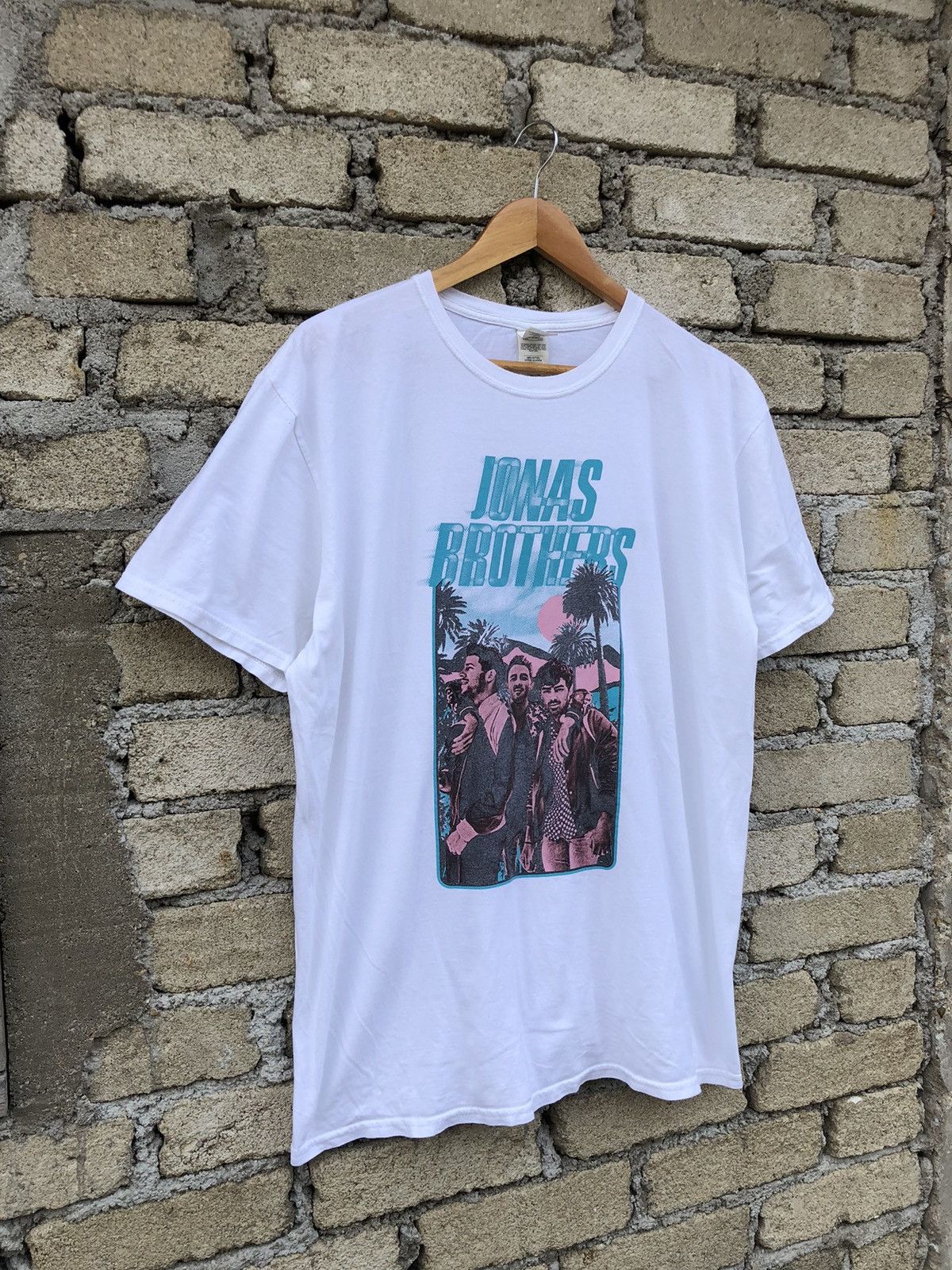 Band Tees Jonas Brothers Band Merchansing Tour Tee Size US XL / EU 56 / 4 - 4 Thumbnail