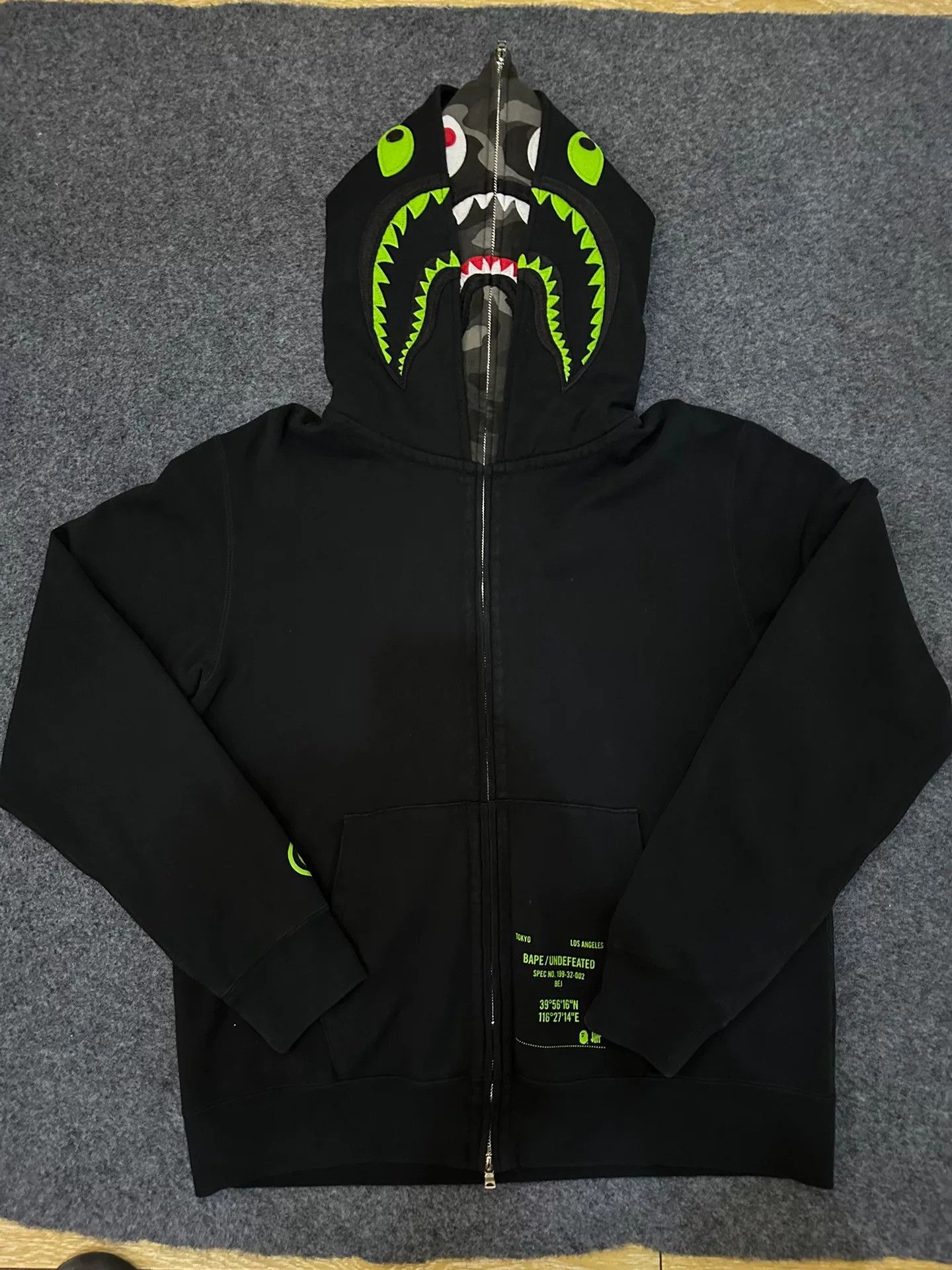 Bape Bape Und Multi Glow Sweatshirt Size US XL / EU 56 / 4 - 1 Thumbnail