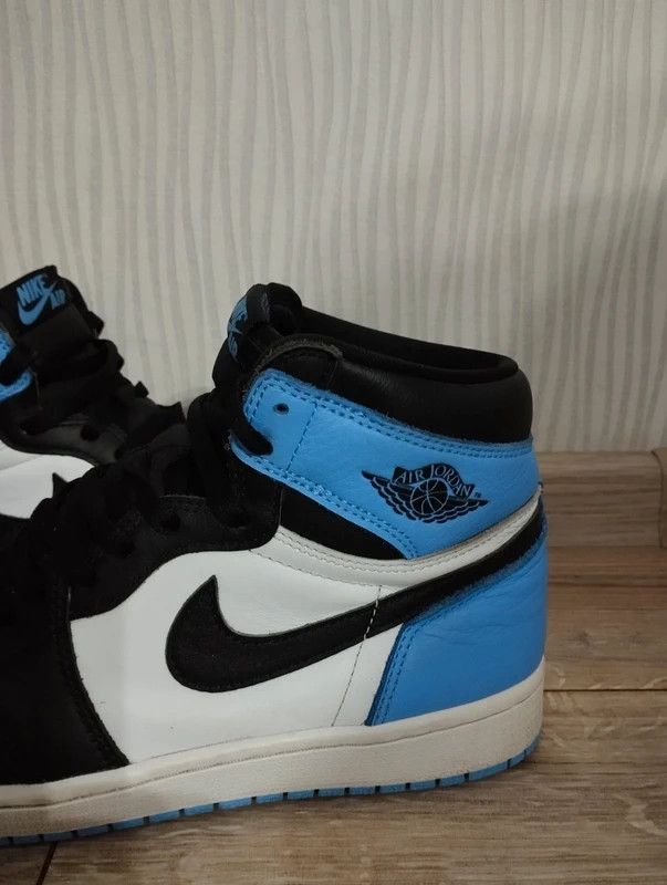 Jordan Brand Air Jordan 1 Retro High OG UNC Toe size 42 Size US 8.5 / EU 41-42 - 3 Thumbnail