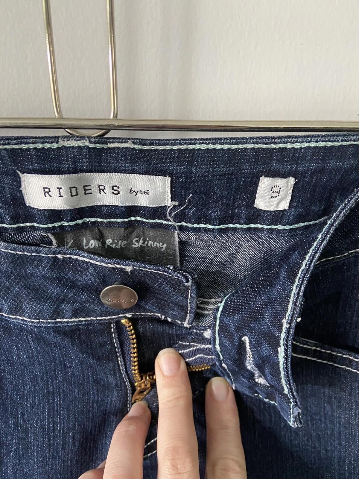 Designer Lee Riders Dark Blue Denim Jeans Low Rise Y2K Skinny Size 9 Size 28" / US 6 / IT 42 - 2 Thumbnail