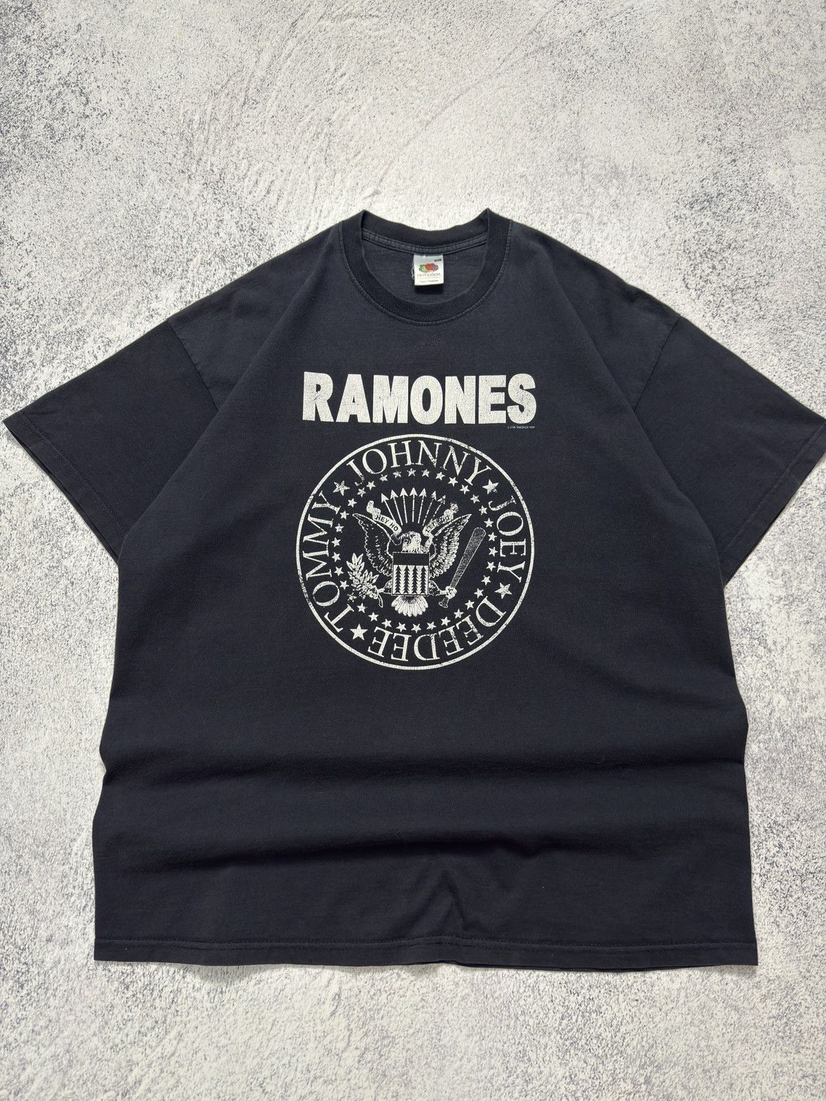 Band Tees 2006 Vintage Ramones Shirt Hey Ho Let's Go Vintage Band Tees Size US XL / EU 56 / 4 - 2 Thumbnail