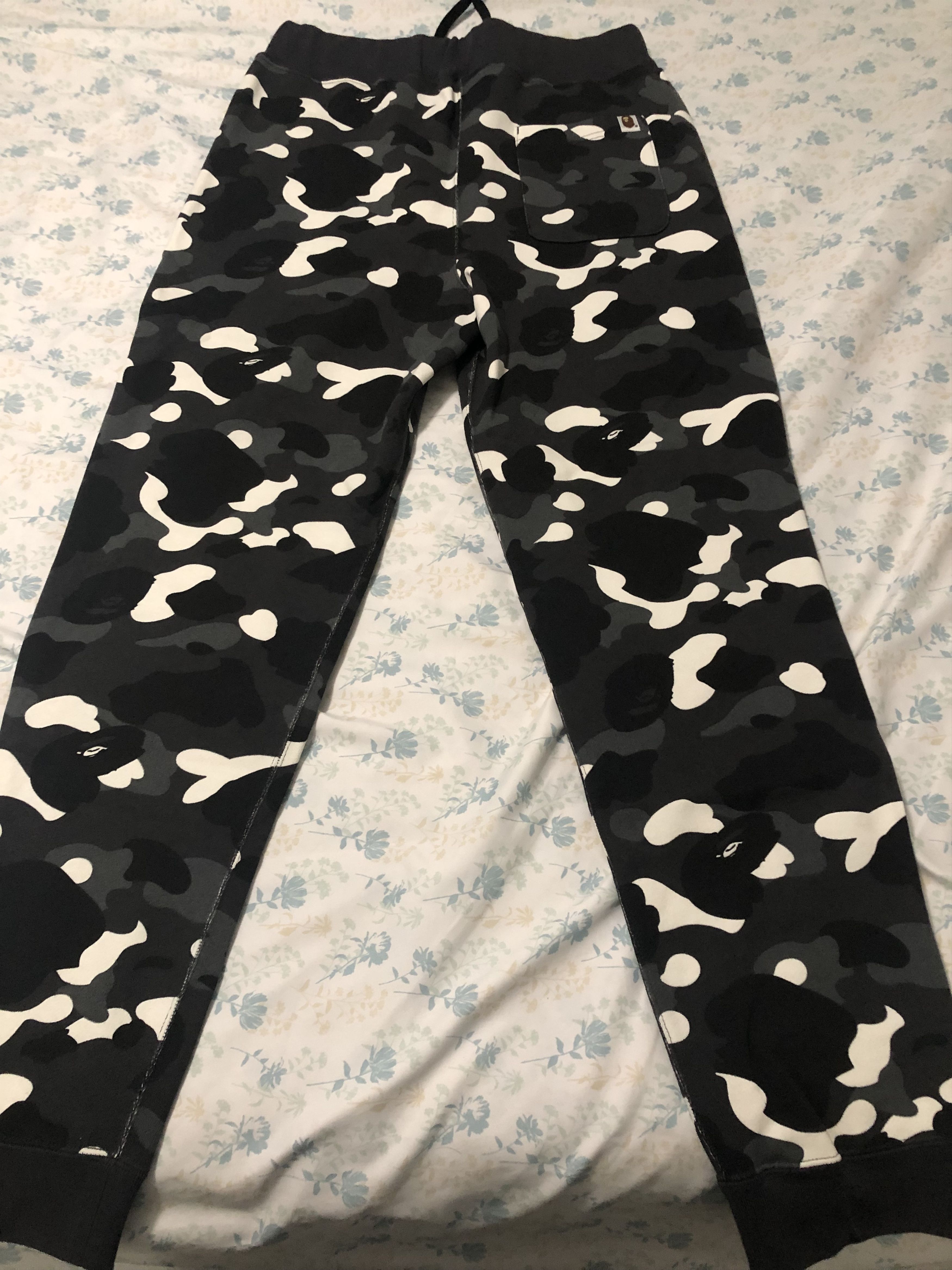 Bape Bape City Camo Shark Sweatpants - Medium Size US 32 / EU 48 - 3 Thumbnail