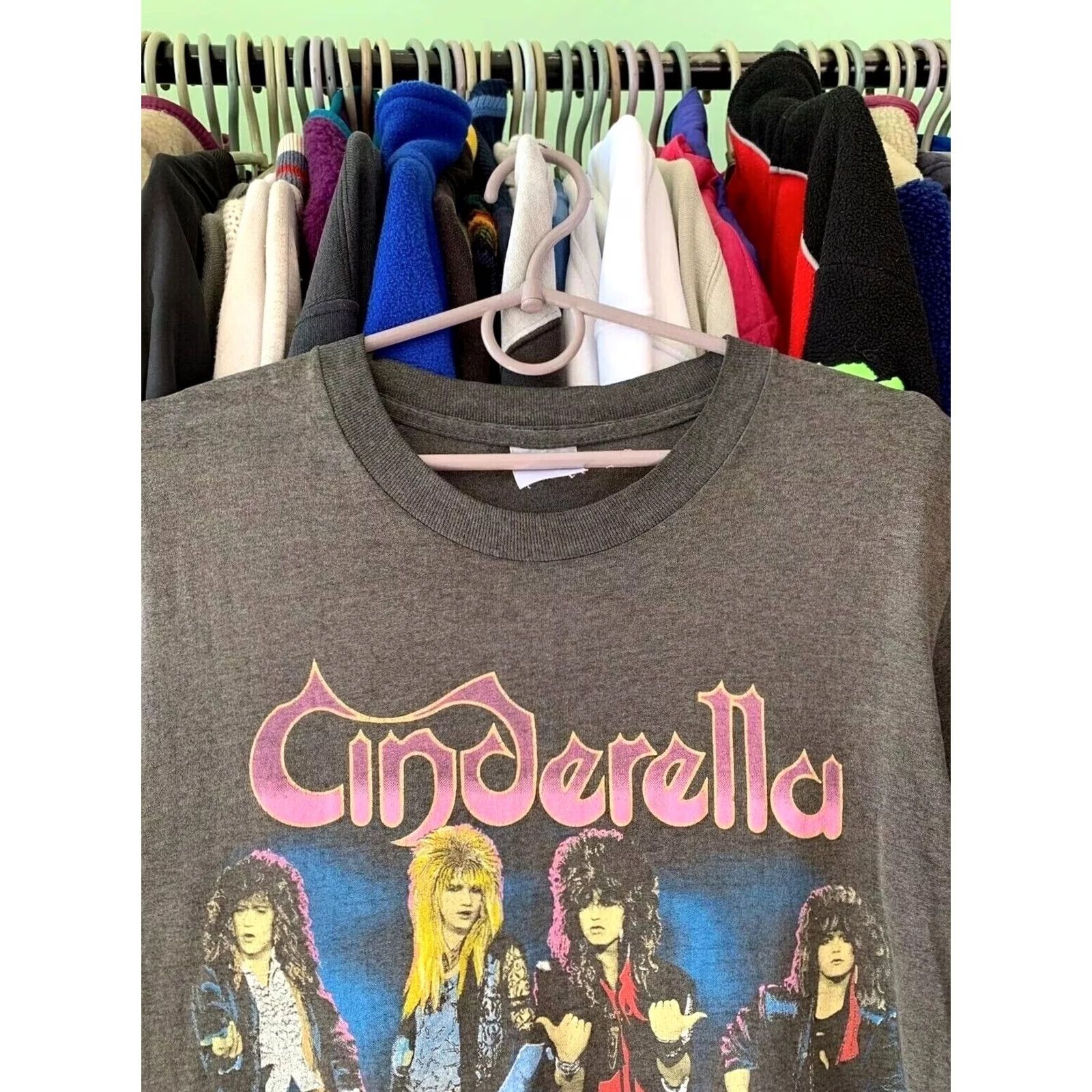 Vintage VINTAGE 1986 CINDERELLA WORLD TOUR BLACK TEE SHIRT MEN'S SIZE S Shirt Mens S Black Cinderella World Tour 1986 Size US S / EU 44-46 / 1 - 3 Thumbnail