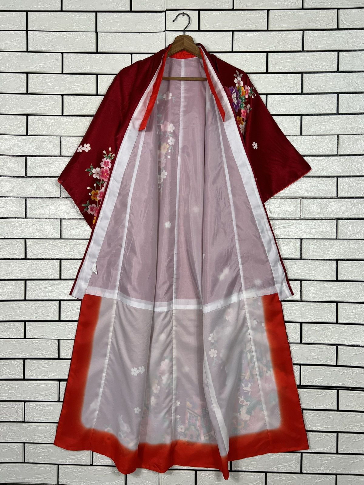 Japanese Brand Embroidered Gosho Guruma Sakura Floral Kimono #4151-C190 Size ONE SIZE - 10 Thumbnail