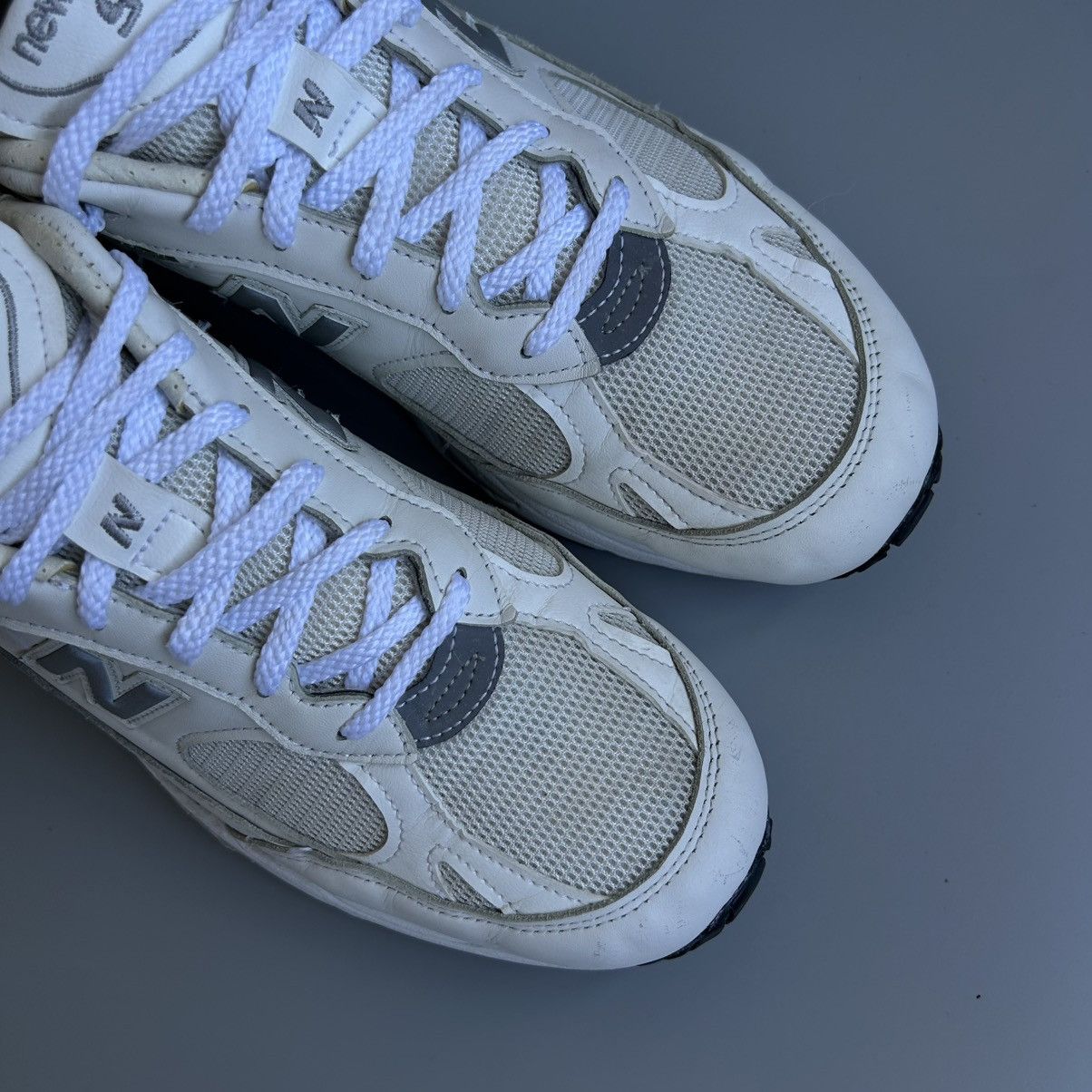 New Balance New Balance 991 Made In England 🏴󠁧󠁢󠁥󠁮󠁧󠁿 UK White Leather 990 993 Size US 11.5 / EU 44-45 - 14 Thumbnail